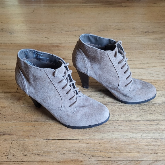 White Mountain Shoes - White Mountain Suede Leather Lace-Up Booties 3.5" Heel size 7.5